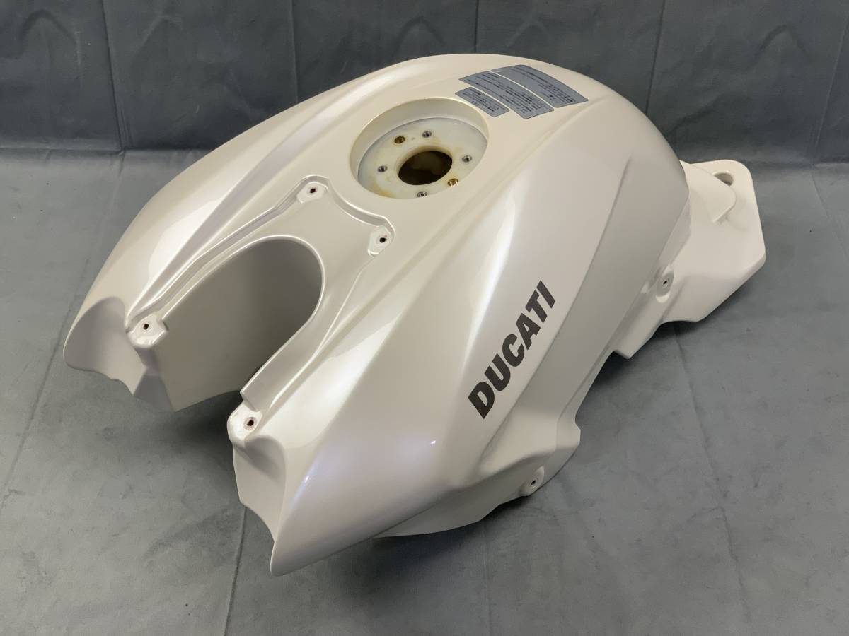 ◇M06 売切り! ストリートファイター 848 1098 1098S ドゥカティ 純正 