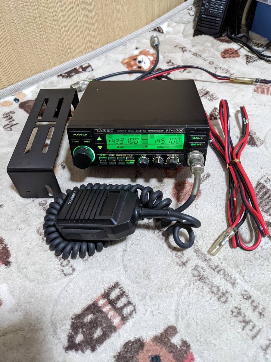 YAESU FT-4700 144/430M DUAL BAND FMトランシーバー マイク、 DC