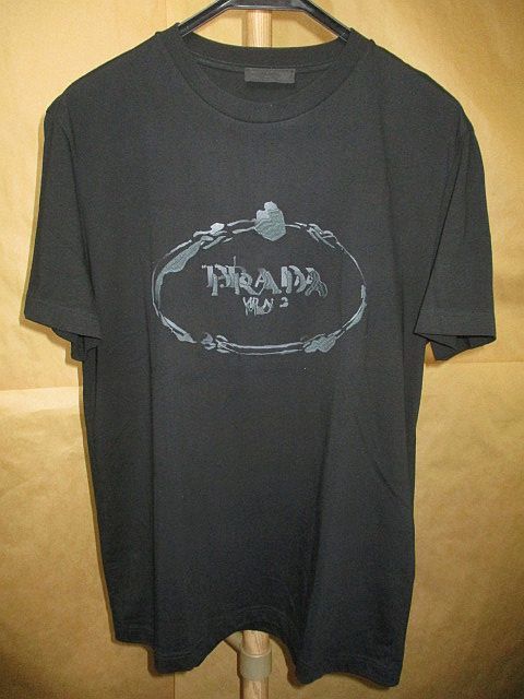限定SALE，豊富な プラダ PRADA 2020 ロゴ 刺繍 Tシャツ 黒 L 国内正規品(半袖Tシャツ)｜売買されたオークション情報、yahooの商品情報をアーカイブ公開 - オークファン 男性用