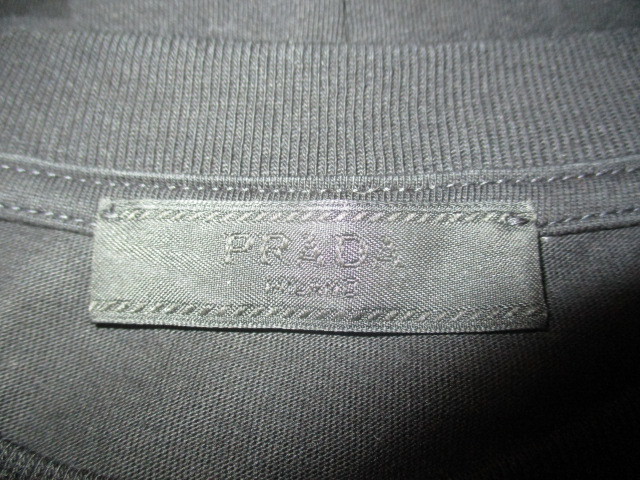 プラダ　PRADA 2020　ロゴ　刺繍　Tシャツ　黒　L 国内正規品 Tシャツ PRADA プラダ UJN815 0 Editorialist