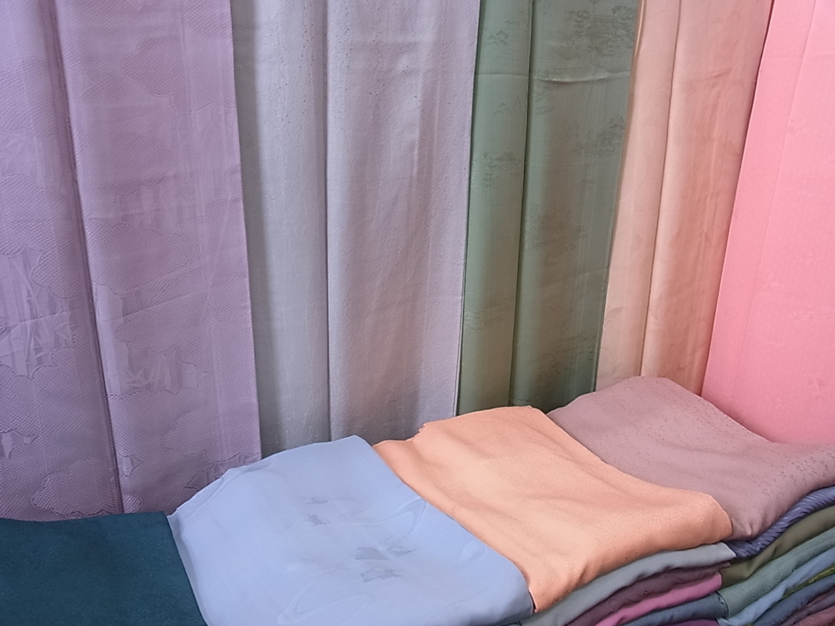 新品，格安 花美人着物 色無地 まとめて 100点 すべて正絹 品あり 花柄 吉祥柄 風景 紋意匠 地紋 着用可能多数 4k196(仕立て上がり)｜売買されたオークション情報、yahooの商品情報をアーカイブ公開 - オー 仕立て上がり