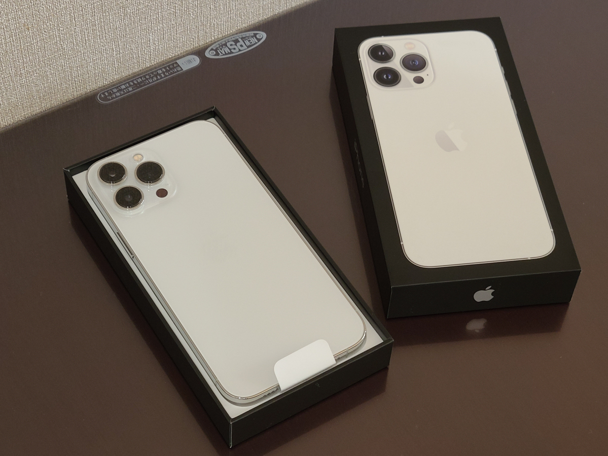 iPhone13 Pro Max 512GB SIMフリー シルバー バッテリー100% 超美品 MLJT3J/A