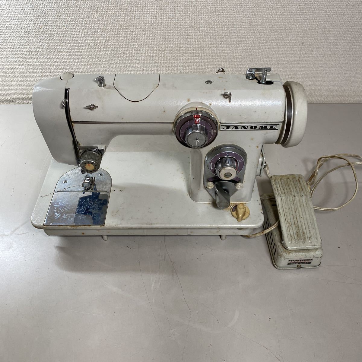 a*★中古品　JANOME ジャノメミシン MODEL 672 レトロ　アンティーク★