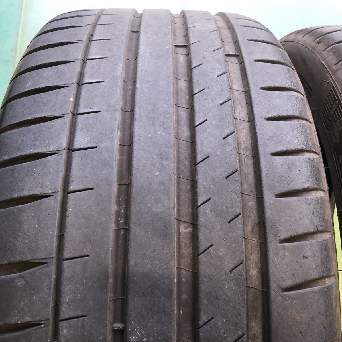PILOT SPORT XL ミシュラン 0 パイロット スポーツ MICHELIN (88Y) 4S S Michelin [並行 4Sの中古が安い！激安で譲ります 225&frasl;35ZR19 鬼グリップのミシュラン「パイロットスポーツ4S