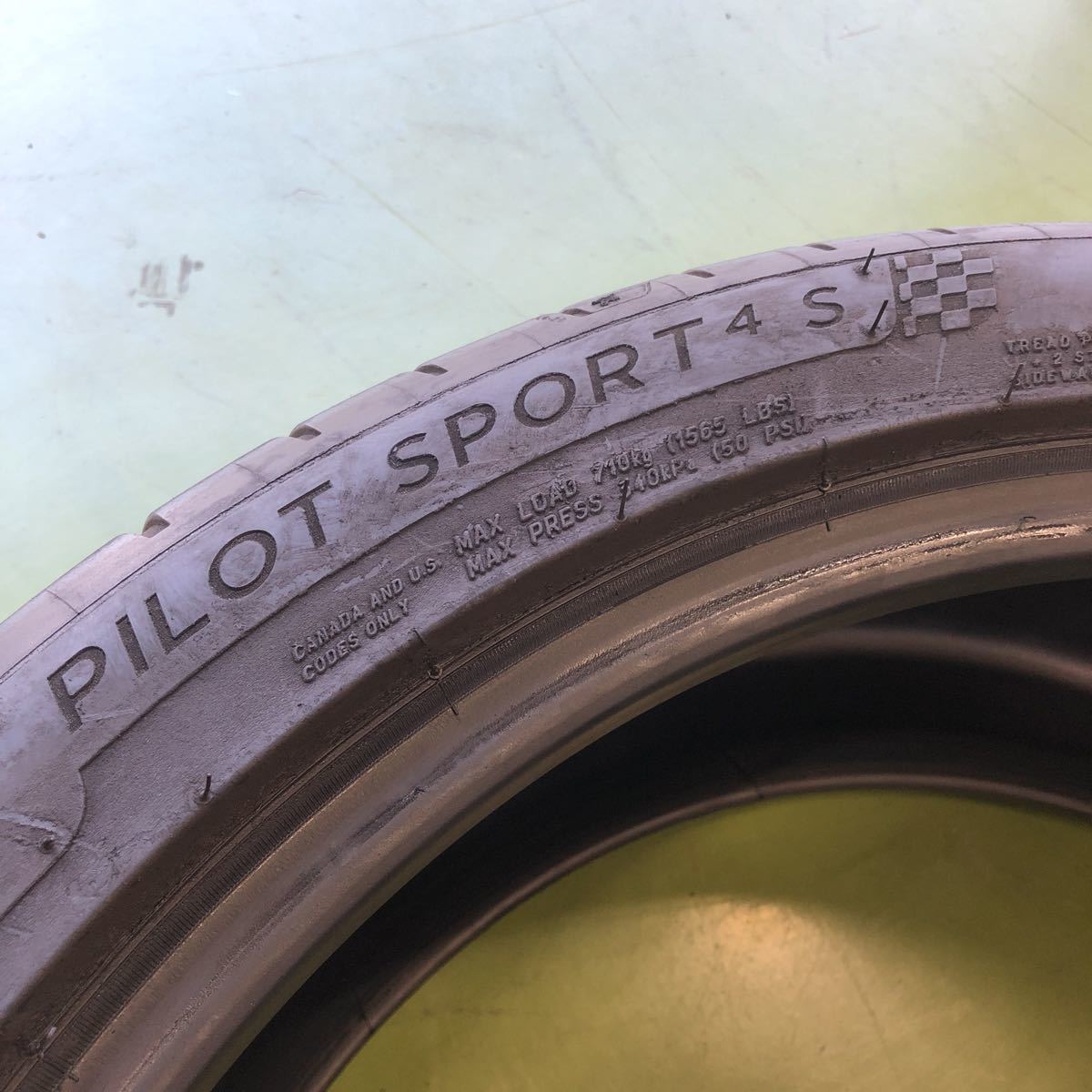 PILOT SPORT XL ミシュラン 0 パイロット スポーツ MICHELIN (88Y) 4S S Michelin [並行 4Sの中古が安い！激安で譲ります 225&frasl;35ZR19 鬼グリップのミシュラン「パイロットスポーツ4S