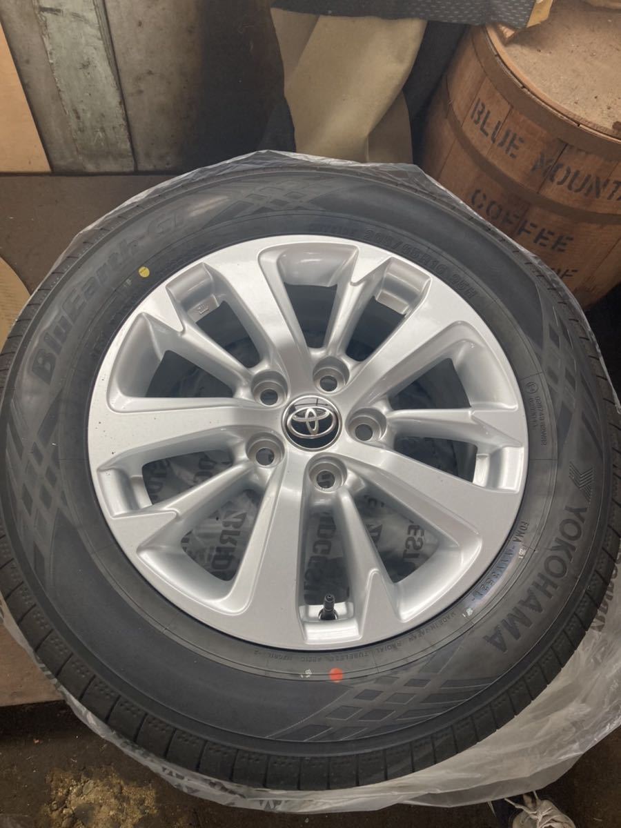 ヤリスクロス新車外し タイヤ4本 ホイール付き 205/65R16(ラジアル 