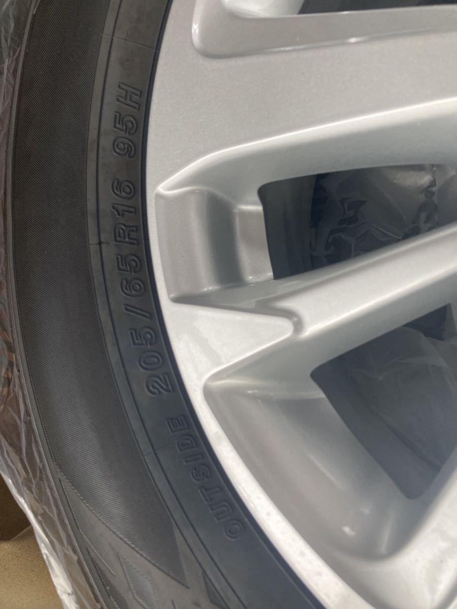 ヤリスクロス新車外し タイヤ4本 ホイール付き 205/65R16(ラジアル