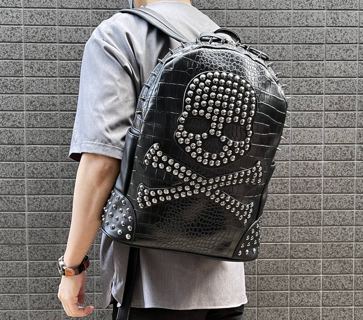 ◇モデル出品◇新品 スカル×スタッズデコレーション黒リュック ワニ革 