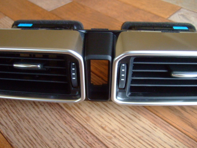 マツダ エアコン ベンチレーター 品番KB8M-64-71YB02 (マツダ