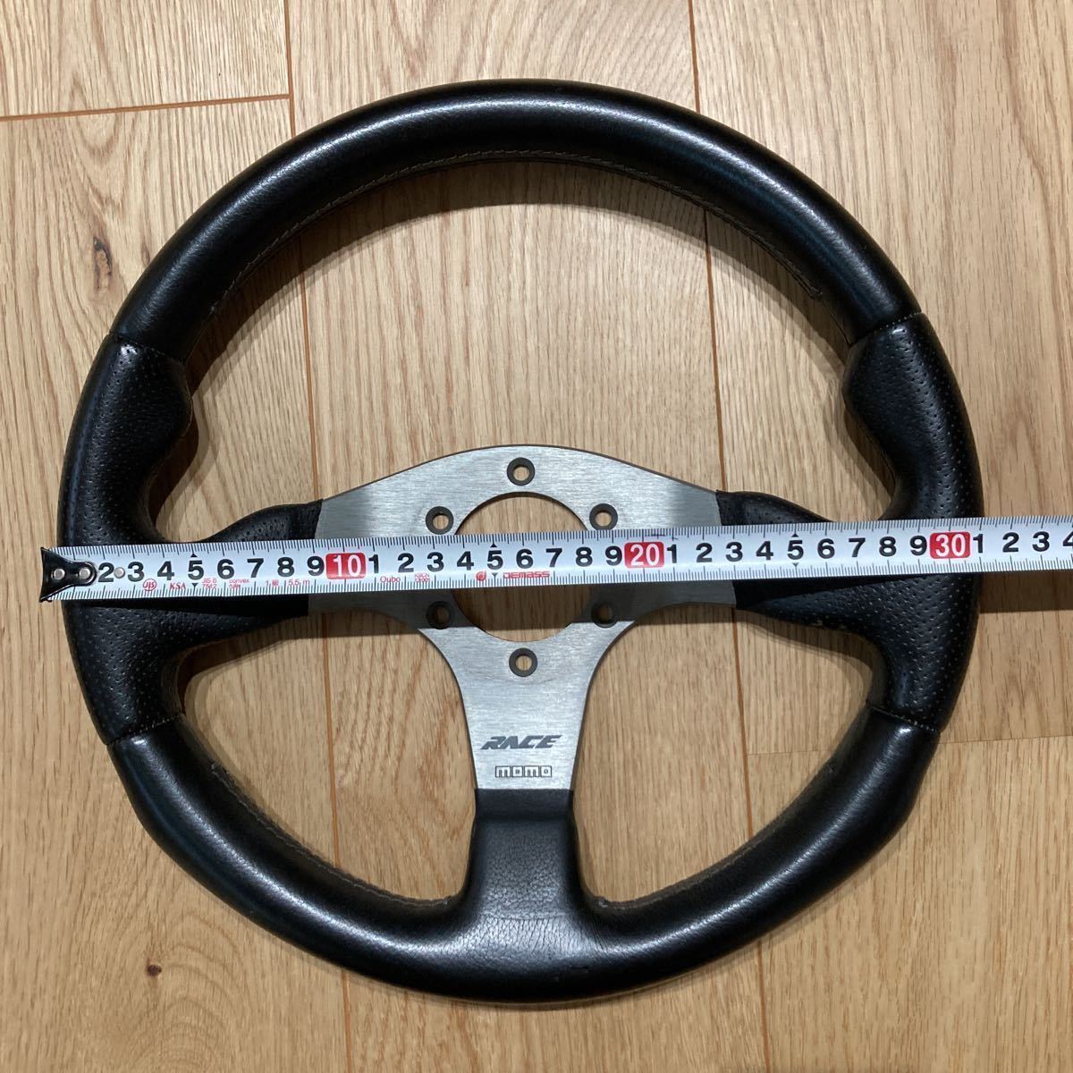 ステアリング レース RACE MOMO 32パイ BK MOMO(モモ) モモ R-12 320mm（R-12) | race 小径ステアリング momo 32Φ 32の通販
