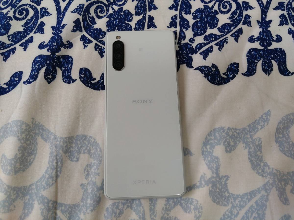 美中古】Xperia 10 II（XQ-AU42）ホワイト SIMフリー【USED】 II