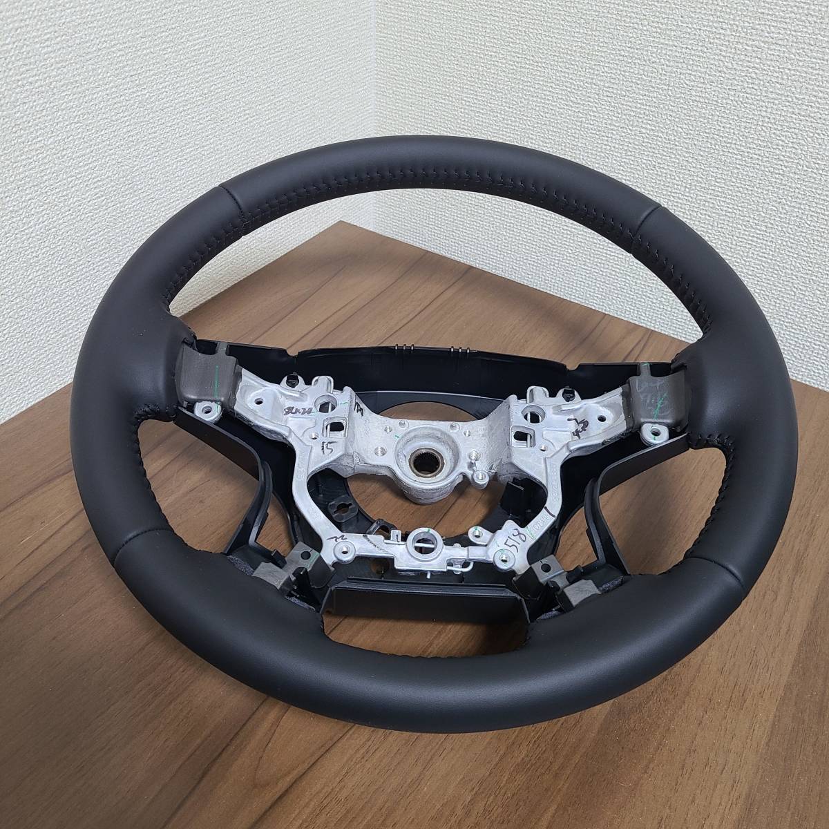 全国無料，高品質 新車外 30 後期 アルファード ヴェルファイア 純正 本革 レザー ステアリング ハンドル GS120-05550 210 クラウンも 2208166004414(ステアリング、ハンドル本体)｜売買されたオークション情報、yahooの トヨタ用