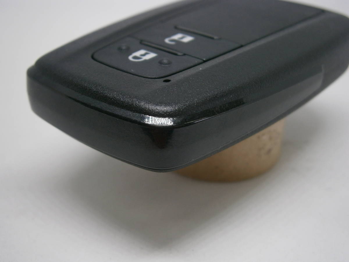 スマートキー トヨタ 基盤 007 61E366-0020 初期化済 純正 CH－R C-HR 初期化済トヨタ純正 スマートキー2ボタンCHR基盤番号61E366-0020 新品電池サービス⑦ 007-AE0025 50系エスティマ（AHR20系含む） 中古スマートキー 後期型