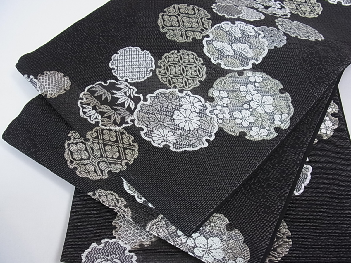 花美人着物■六通柄袋帯　スリーシーズン帯　春　夏　秋　唐織　雪輪吉祥花文　黒地　金銀糸　逸品　eee1500 袋帯 六通柄 日本製 黒猫 月 (水縹×赤)