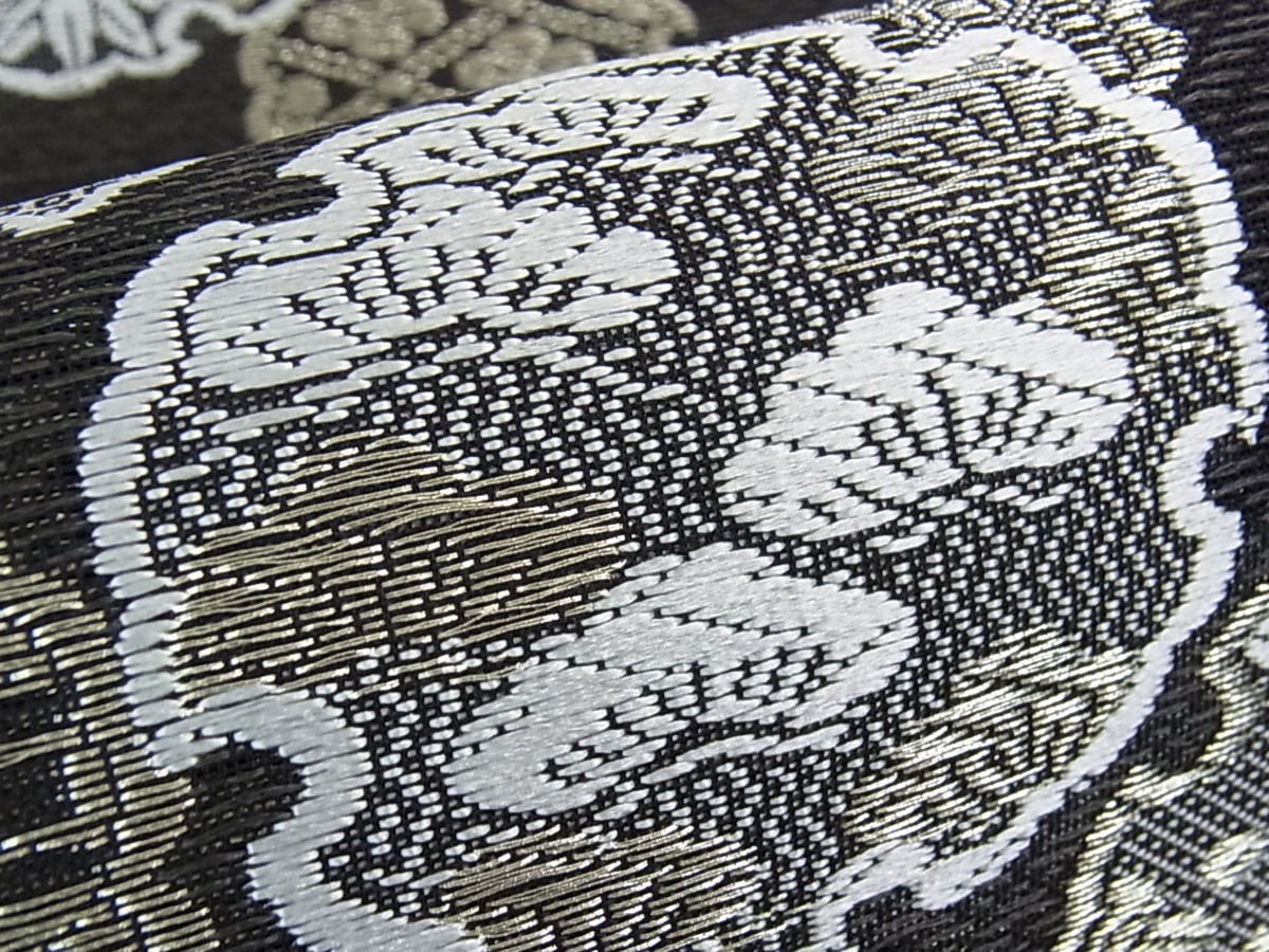 花美人着物■六通柄袋帯　スリーシーズン帯　春　夏　秋　唐織　雪輪吉祥花文　黒地　金銀糸　逸品　eee1500 袋帯 六通柄 日本製 黒猫 月 (水縹×赤)