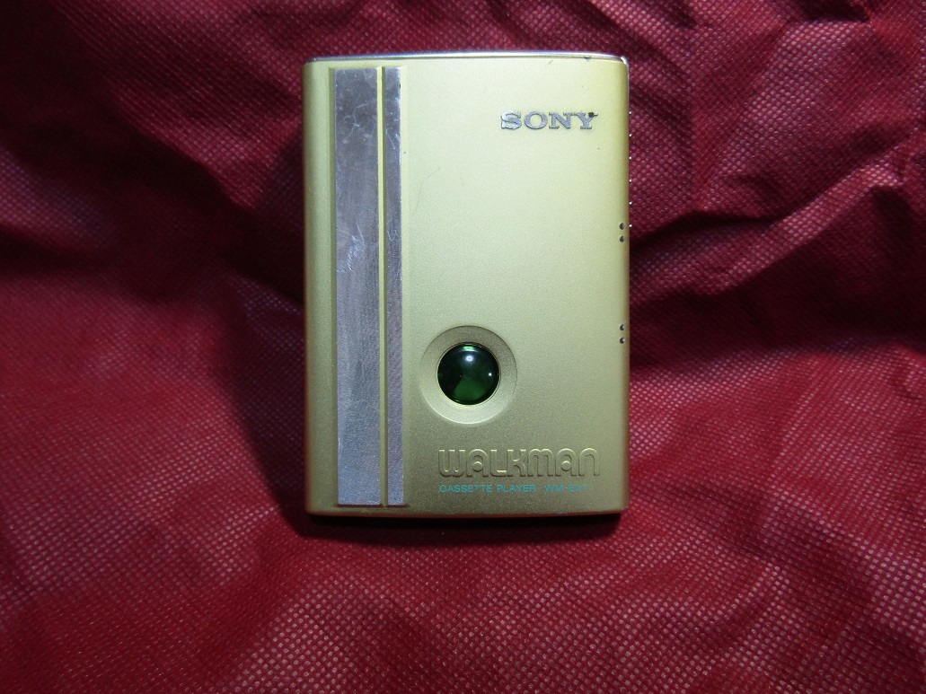初代ウォークマンがかっこいい。20th Anniversary 1979-1999 WALKMAN