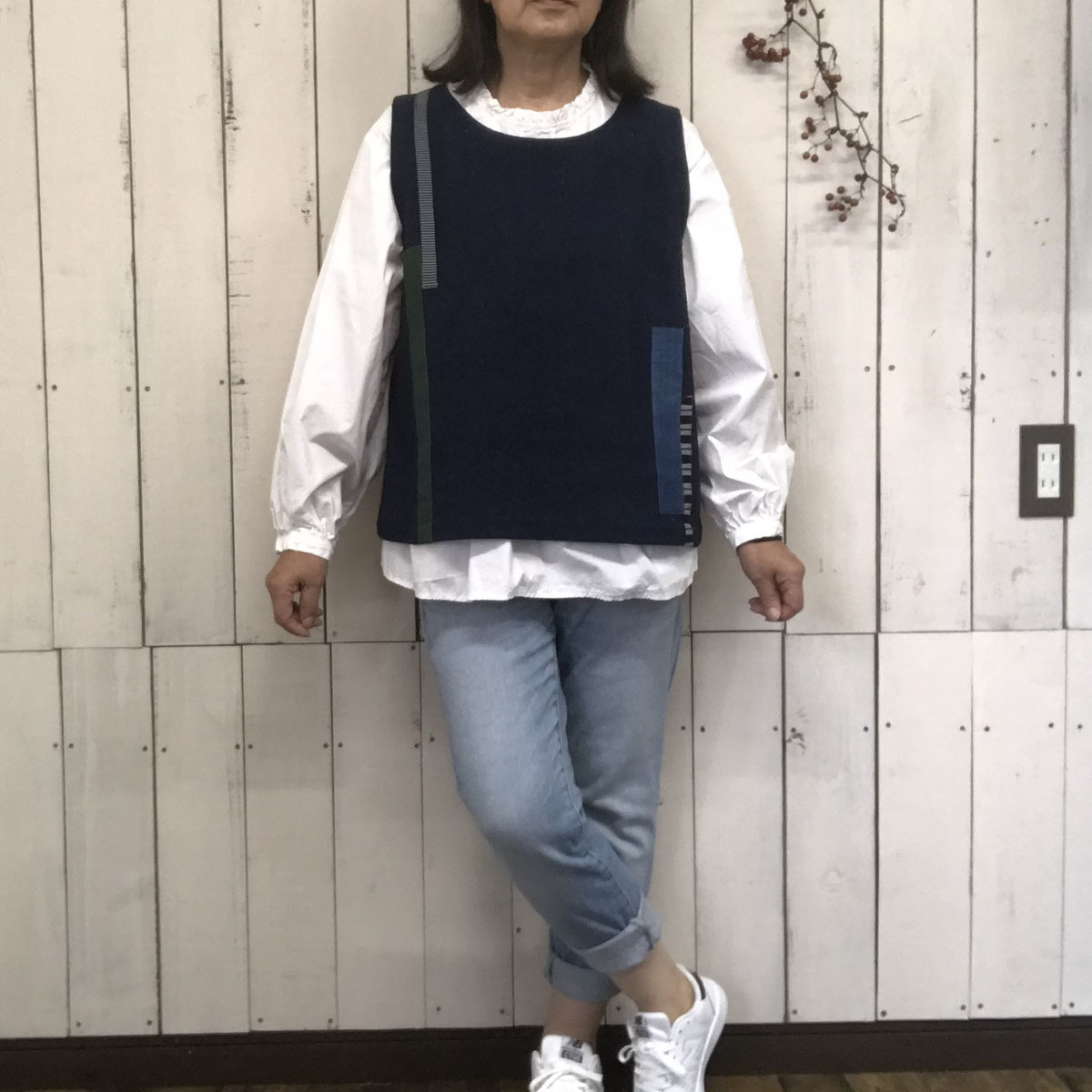 古布リメイク 襤褸 型染 刺し子 古布 藍染 藍染リバーシブルベスト 筒 
