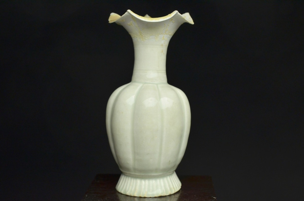 C3736 人間国宝 塚本快示 快山 青磁 牡丹文 皿 共箱 陶印あり 伝統工芸