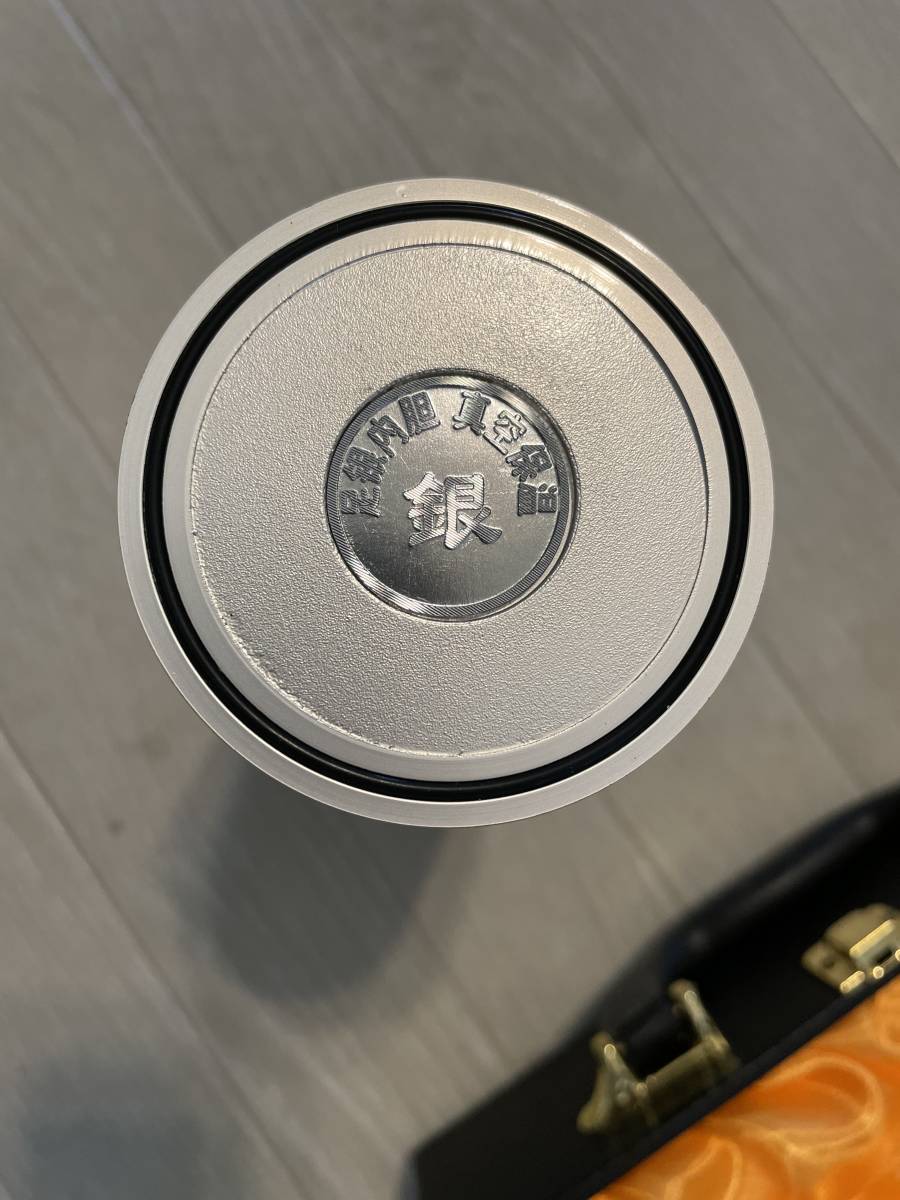 新品　純銀製外装（銀400G超）　ステンレス真空保温ボトル　お茶やコーヒーのコシ網付き　500ｍL