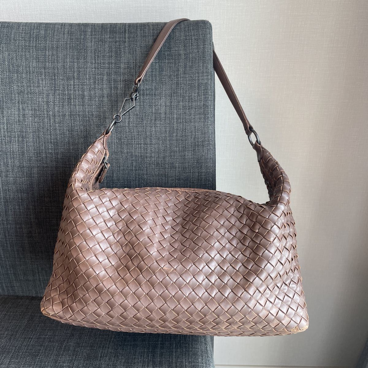 ボッテガ　ヴェネタ　ワンショルダー　メタリックグレーイントレチャート BOTTEGA VENETA ブラウン 肩掛け