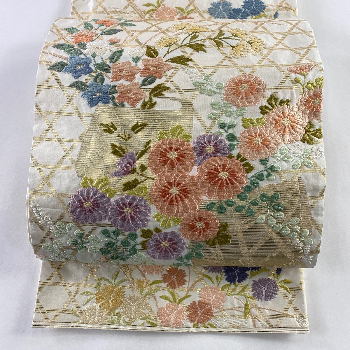 袋帯 秀品 箔 六通 正絹 中古 美品 草花 花籠 金色 刺繍 金