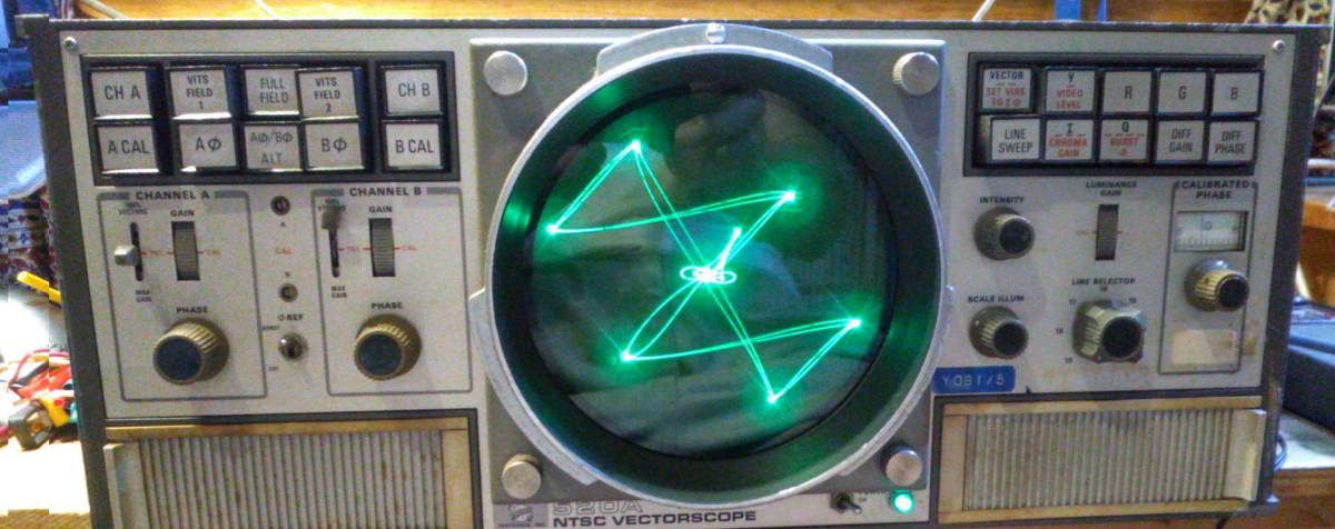 ベクトルスコープ テクトロニクス製 520A NTSC