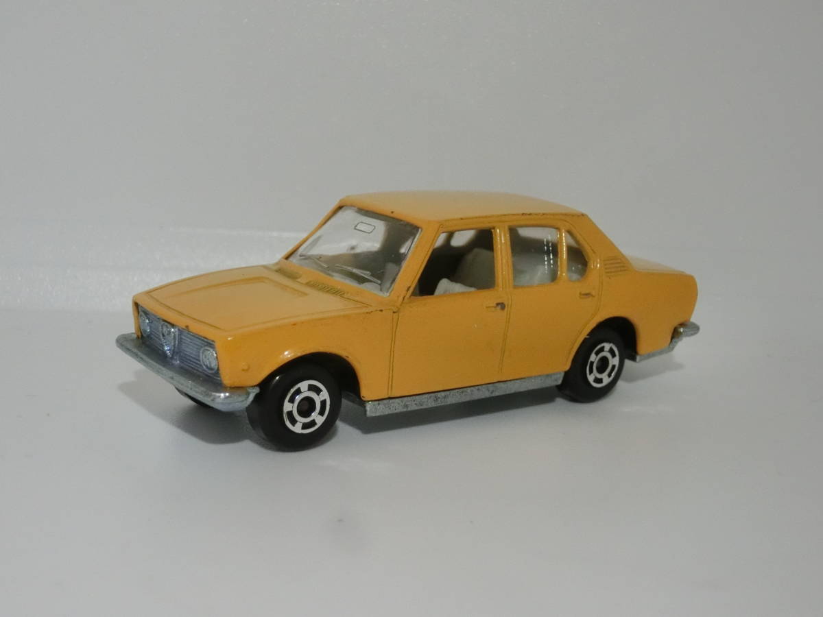 人気定番，HOT イタリア製 Polistil RJ47 アルファロメオ ALFETTA 1.6 全長7.5㎝(乗用車)｜売買されたオークション情報、yahooの商品情報をアーカイブ公開 - オークファン 乗用車