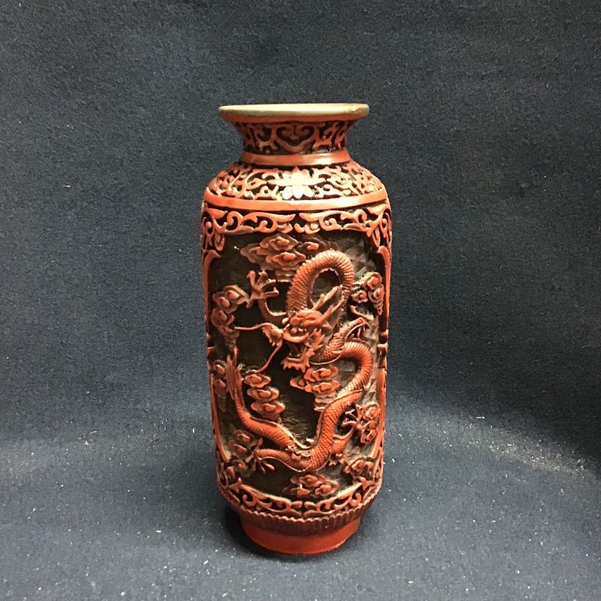 爆買い，格安 中国美術 花瓶 壷 唐草模様雲龍図 花器 花入 壷 赤色 時代(花瓶)｜売買されたオークション情報、yahooの商品情報をアーカイブ公開 - オークファン 花瓶