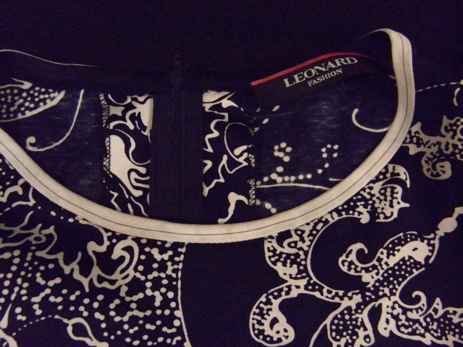 LEONARD レオナール 長袖ブラウス 花柄 サイズ:LL ブラック LEONARD（シャツ&frasl;ブラウス(長袖&frasl;七分)）のフリマアイテム一覧 ブラウスの通販 レオナール（シャツ・ブラウス｜トップス）：レディース - シャツ・ブラウス（ブランドレオナール・柄総柄）（トップス プル レディース レオナールスポーツ SPORT 黒