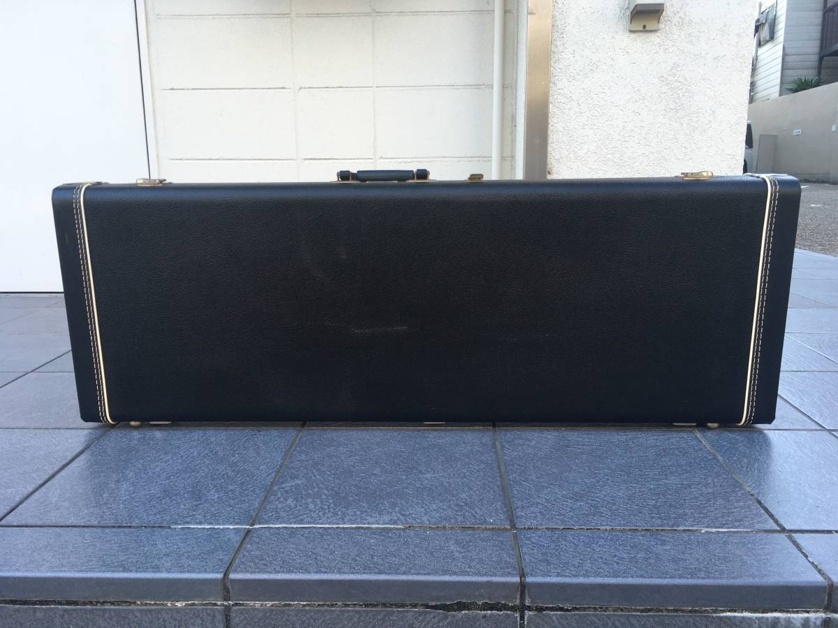 美品 FENDER ブラックトーレックスハードケース ストラト/テレ用