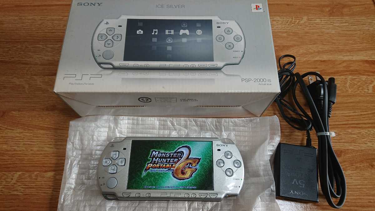 数量限定，定番 PSP 2000 アイス シルバー 箱 説明書 アダプター ケーブル 本体 ジャンク品(PSP2000シリーズ)｜売買されたオークション情報、yahooの商品情報をアーカイブ公開 - オークファン PSP本体