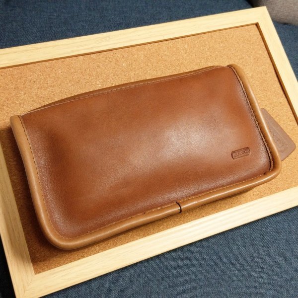 ポーチ COACH コーチ レザー 小物入れ チャーム付き ロゴ型押し 