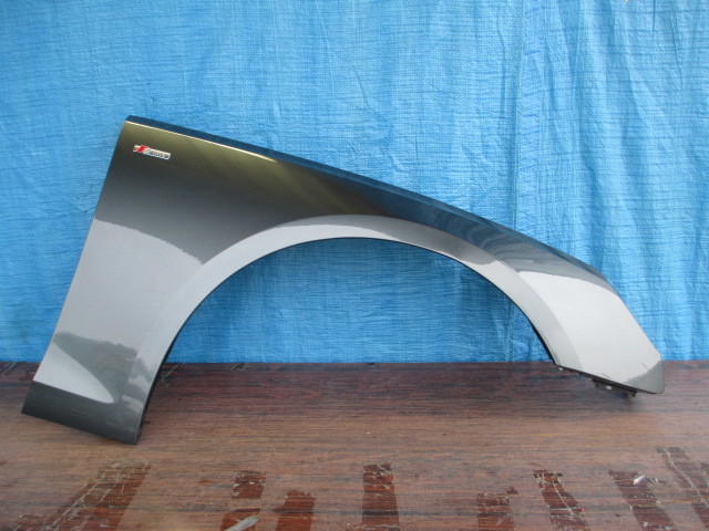 ☆AW267　アウディ　A4 8W　フェンダー　右　グレー