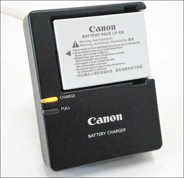 △ CANON キヤノン EOS kiss X5 デジタル 一眼レフ カメラ ボディ 充電