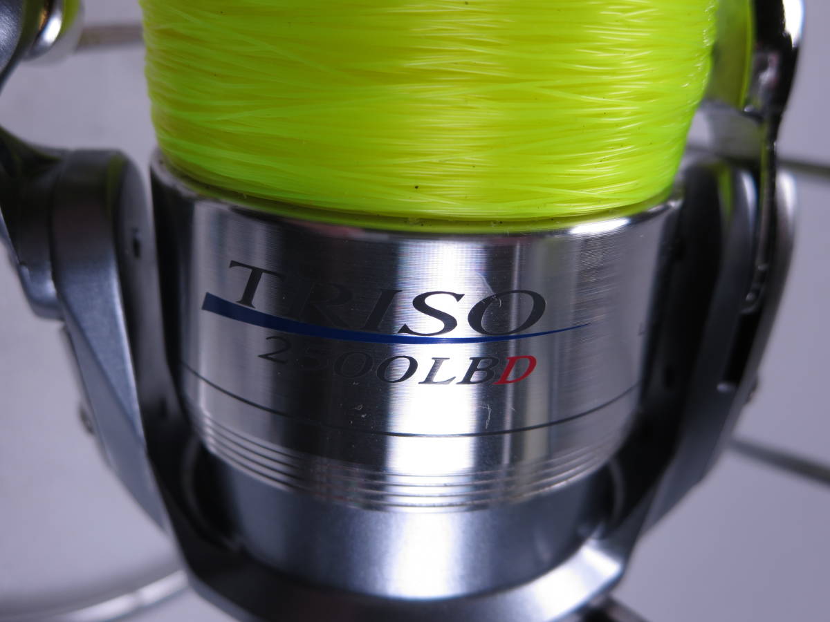 黏【リール袋おまけ】 ダイワ トライソ 2500LBD ドラグ付 DAIWA TRISO