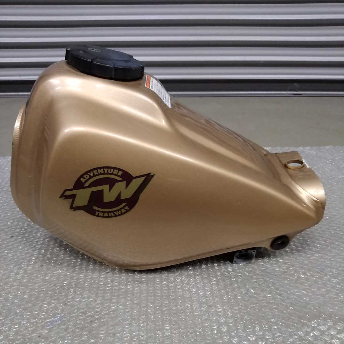 純正 | バイク ヤマハ TW200 中古 部品 TW225 タンク タンクの中古品 