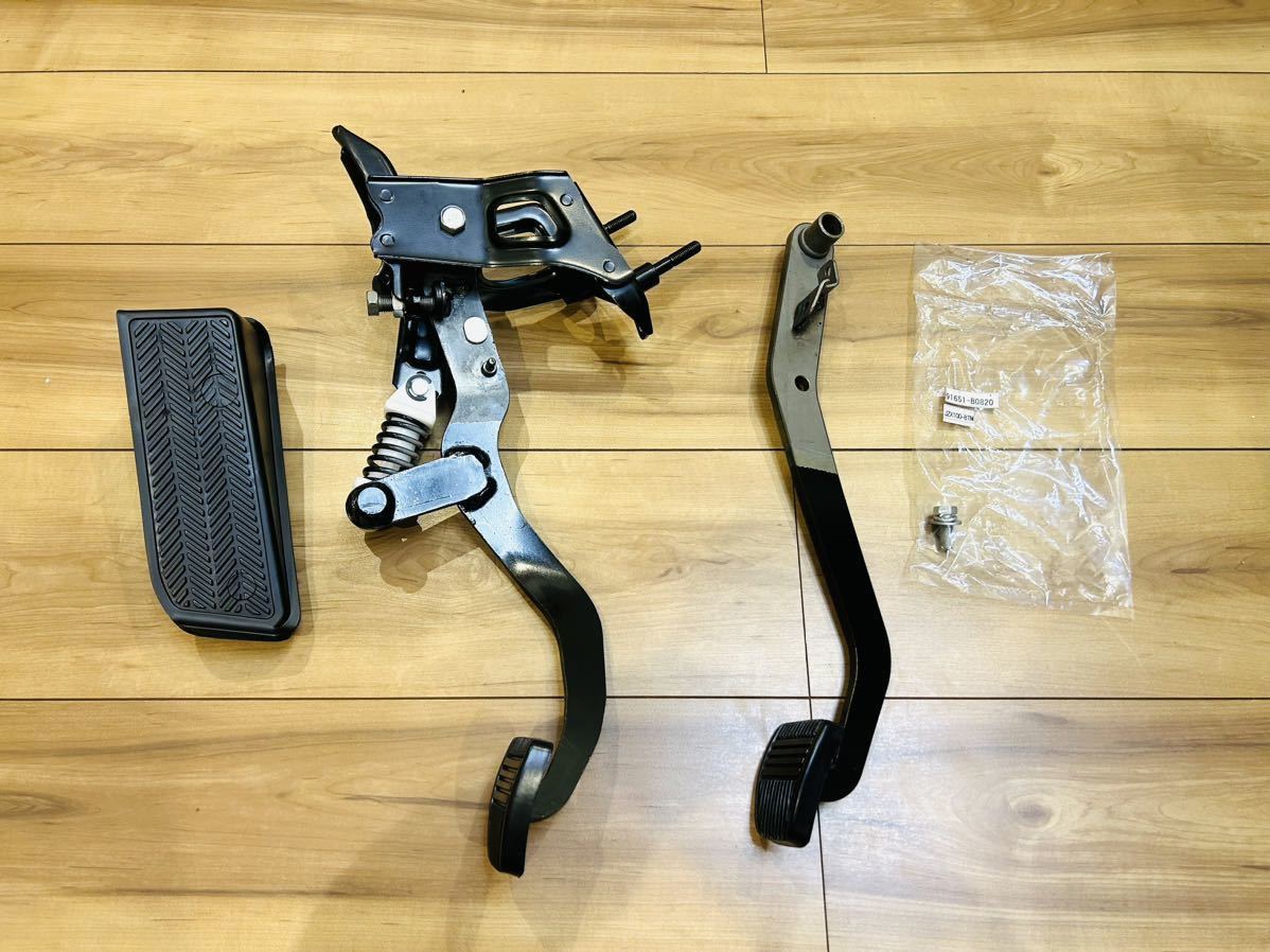 Jzx100 クラッチペダルキット 純正新品 JZX100 クラッチペダル&ブレーキペダル&amp