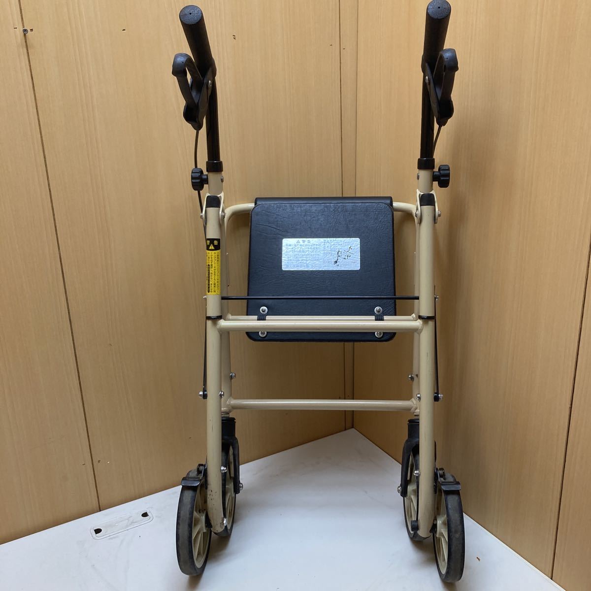 S01090023T 中古用品 シルバーカー テイコブ ST07 手押し車 幸和製作所 