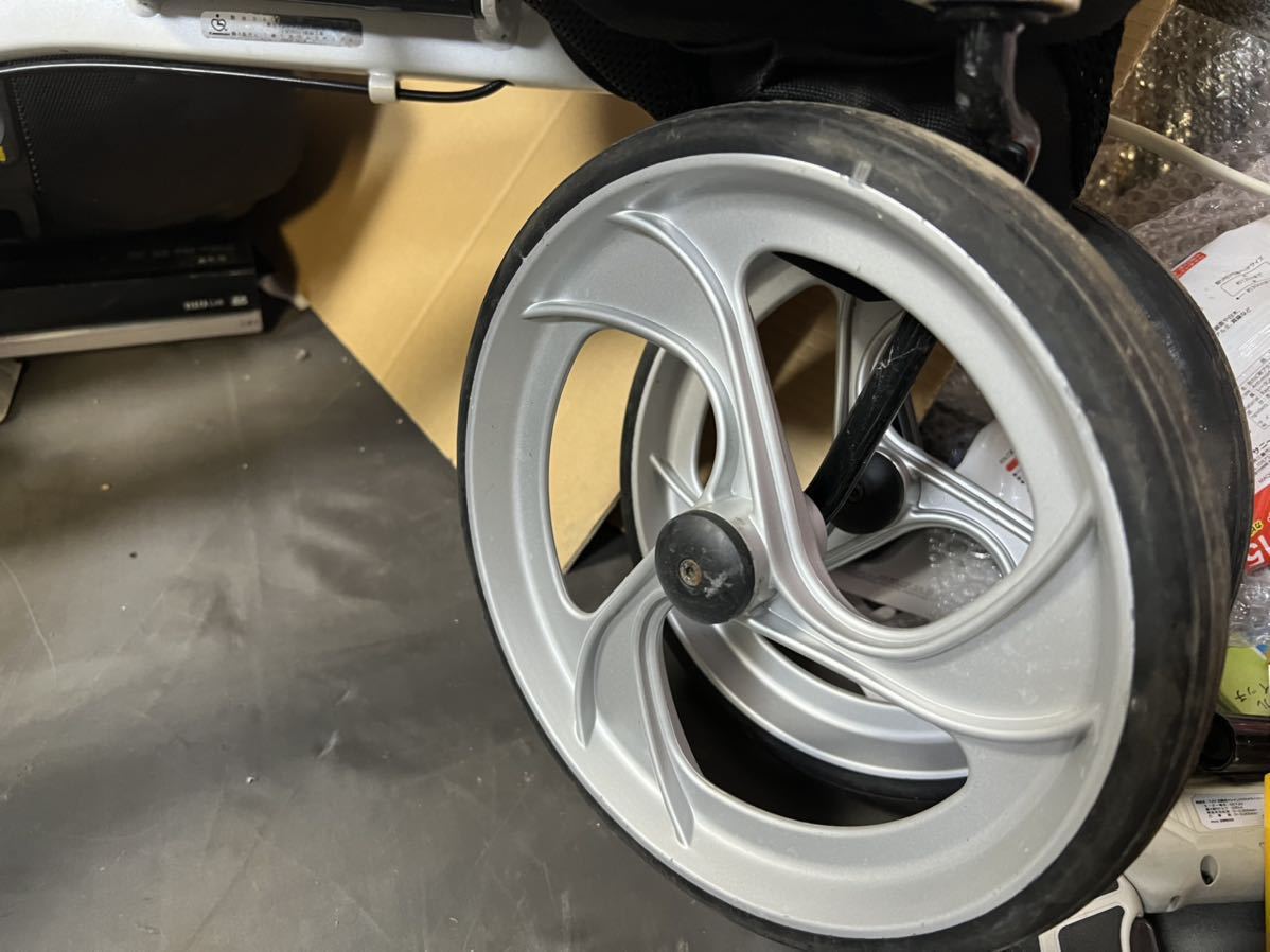 看護・介護用品 ナブテスコ 歩行車 迎速ブレーキ内蔵ホイール CONPOL