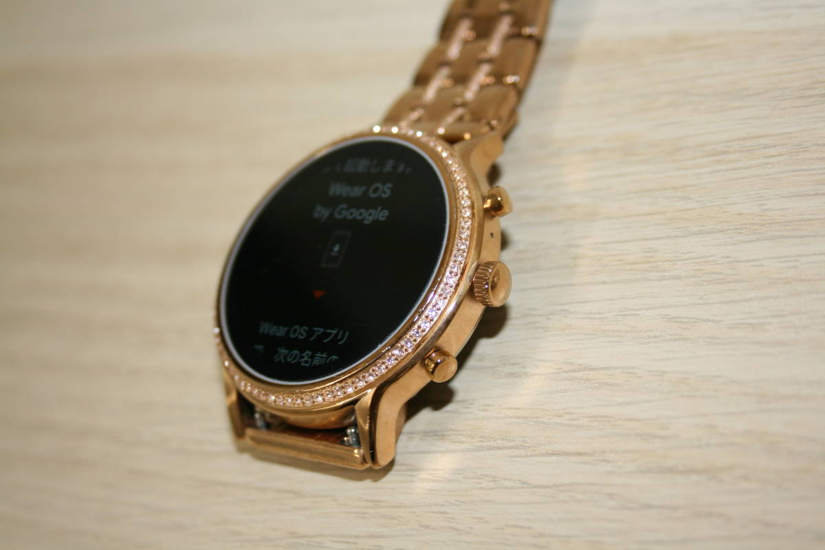 DW10F1 スマートウォッチ フォッシル Gen5 フォッシル商品の状態 新品未開封FOSSIL FOSSIL フォッシル スマートウォッチ DW10F1 腕時計　箱　充電ケーブル　余りコマ付き