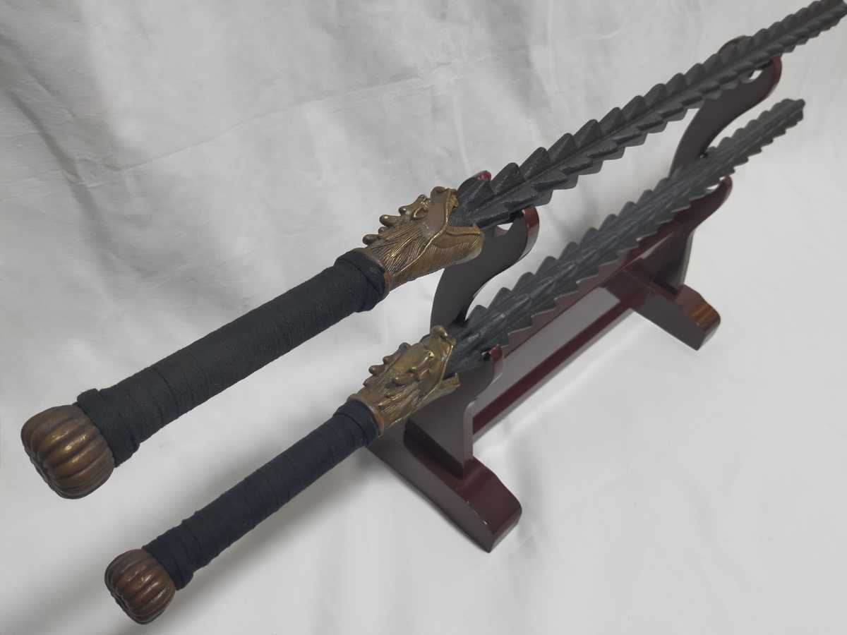 鉄鞭　中国拳法　武具　三國志　水滸伝　アンティーク　インテリア　トレーニング ☆新品☆ 双鞭ver3 水滸伝 模造刀類 武具 武術(模造刀)｜売買された