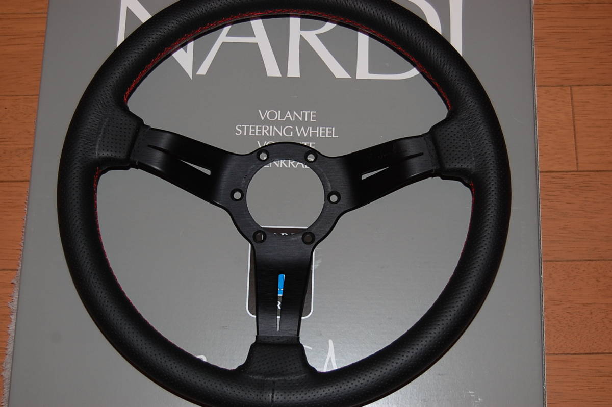 当時物NARDI クラシック タイプラリー ディープコーン33パイ NARDI(ナルディ)クラシック／ パンチングレザーディープコーン33φ