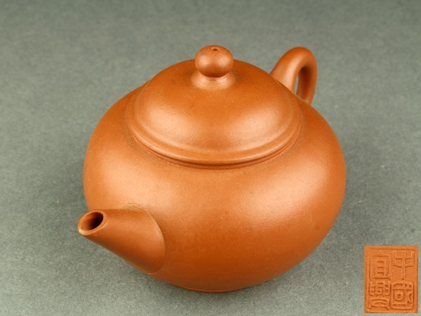 宇】KB222 唐物 中国宜興 朱泥急須 大振 単孔口 煎茶道具 朱泥 急須