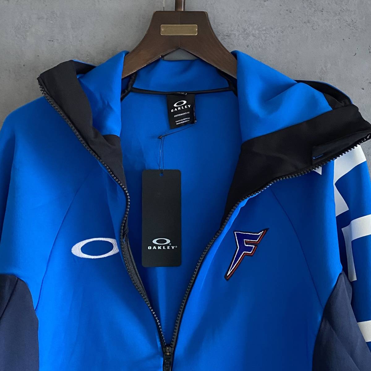 XL 新庄着用！ 新品 OAKLEY オークリー × Fighters 日本ハム 