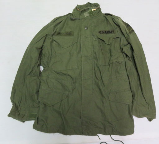 AJ95米軍実物ARMYアメリカ古着M-65フィールドジャケットSミリタリージャケット70’Sビンテージ緑系タンカースSERVALパッチ付きオールド