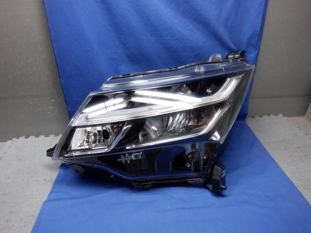 良品 トヨタ タンク カスタム M900A⁄M910A 純正 LED 左 ヘッドライト