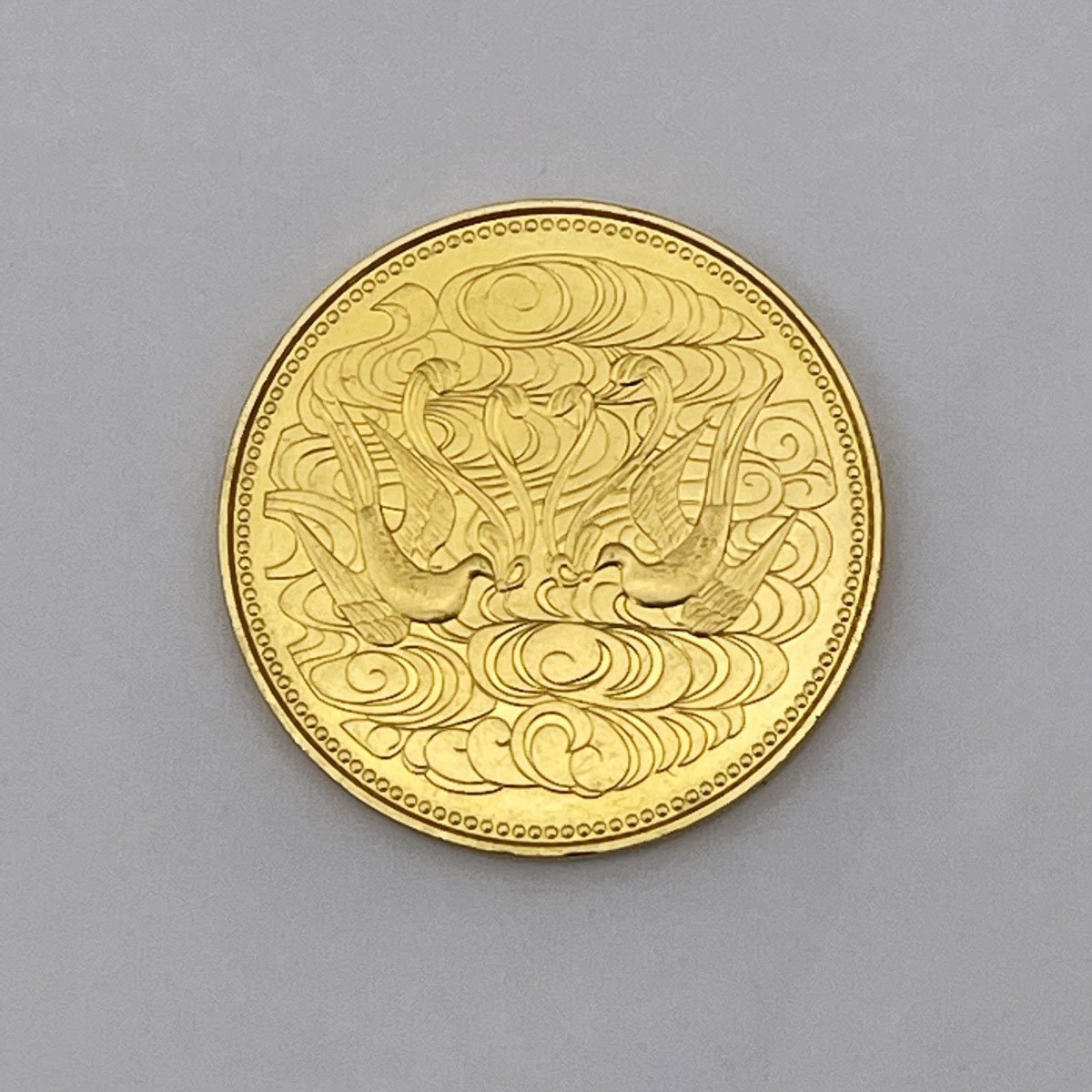 676 天皇陛下御在位60年記念 10万円金貨 K24 純金 昭和 天皇陛下御在位 