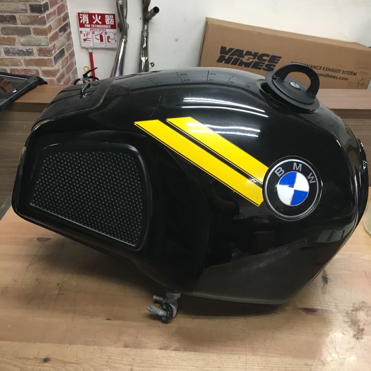 BMW | R100RS 2026年最新Yahoo!オークション R100GS ガソリンタンク 燃料タンク '89□ 201110BMW -bmw フューエル r100gs Tank タンクの中古品・新品 バージンBMW パリダカ」(タンク)(パーツ)の落札相場