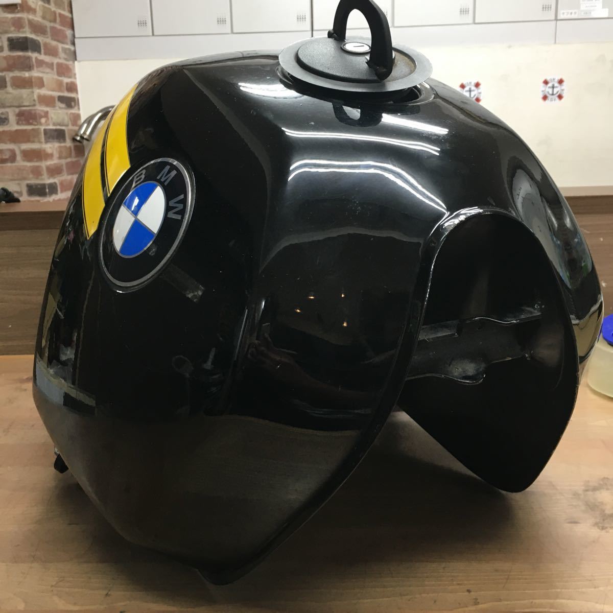 BMW | R100RS 2026年最新Yahoo!オークション R100GS ガソリンタンク 燃料タンク '89□ 201110BMW -bmw フューエル r100gs Tank タンクの中古品・新品 バージンBMW パリダカ」(タンク)(パーツ)の落札相場
