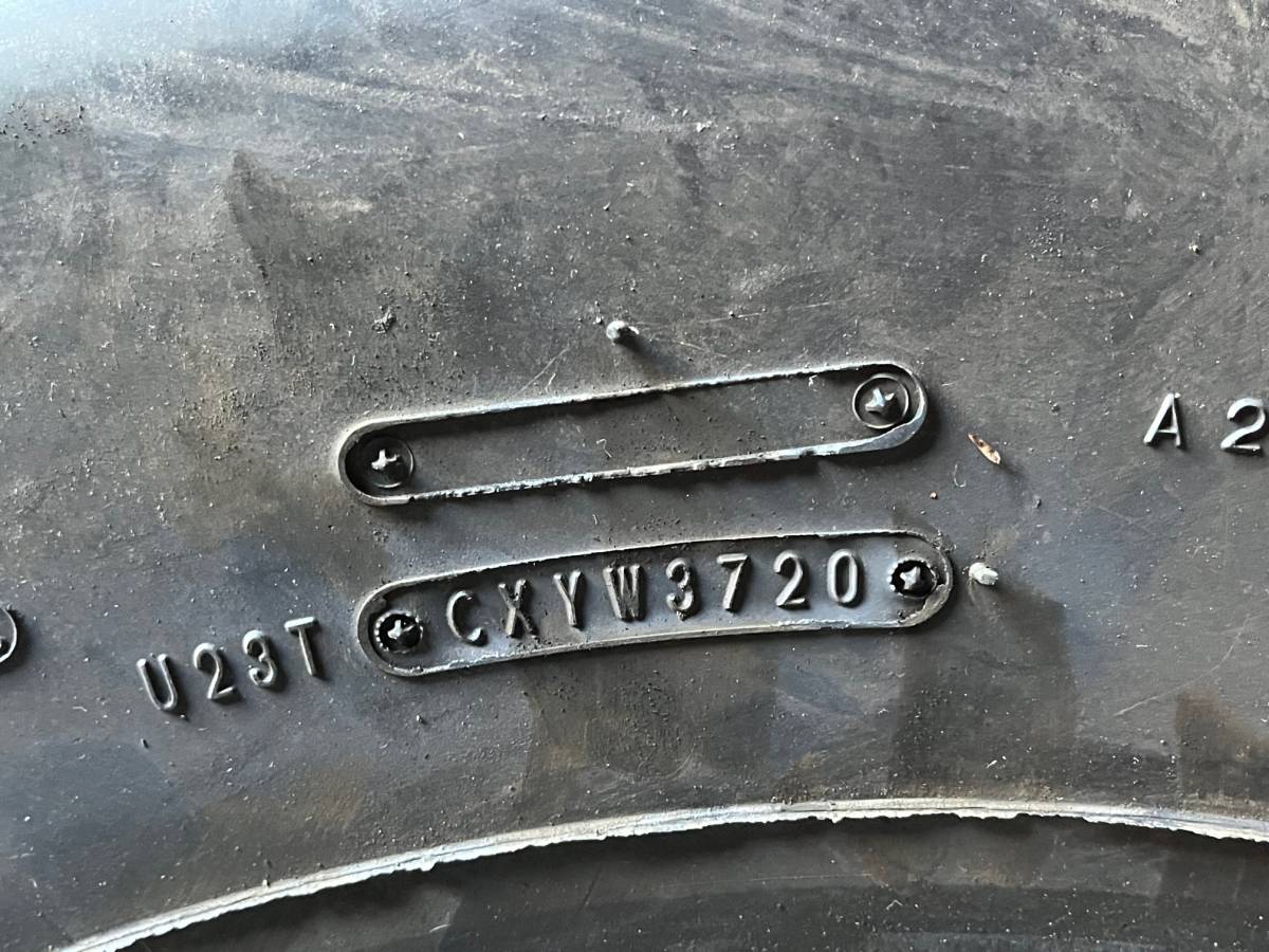 A192　11R22.5　ダンロップ　スタッドレス　2本　偏摩耗有り　小傷有り 11R22.5 14PR ダンロップ スタッドレス タイヤ SP001 2本 2020年製